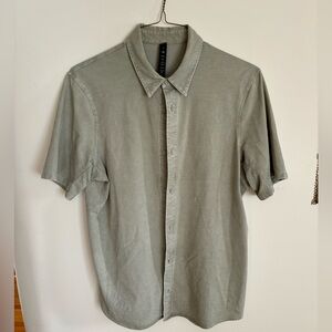 Lululemon Commission short sleeve shirt - size medium